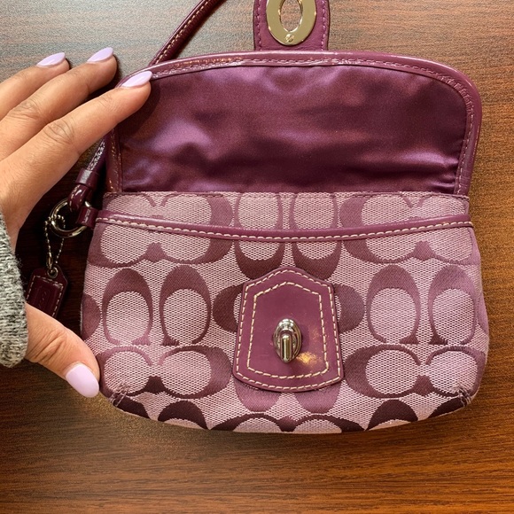 Coach wristlet - Picture 2 of 4
